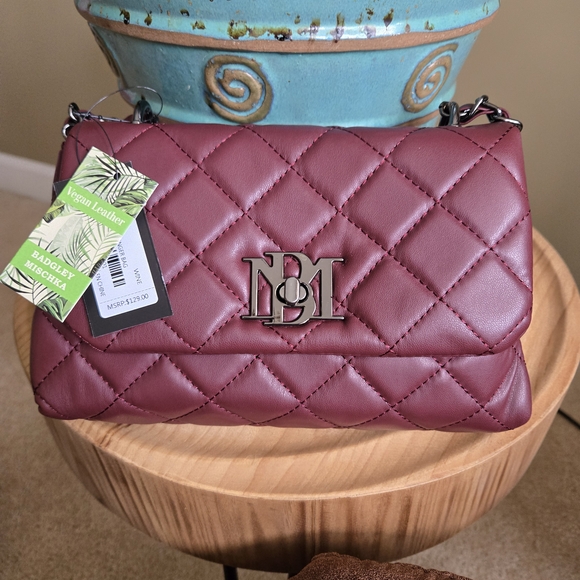 Badgley Mischka Handbags - Badgley Mischka Quilted Burgundy Messenger Vegan Leather Handbag